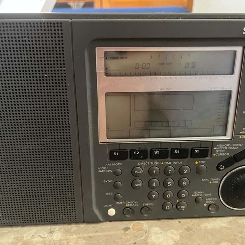 Sony portable radio, fully functional