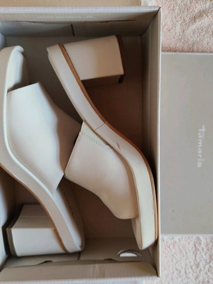 Tamaris women's mules new, white and beige, size 41