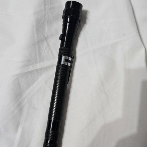 Flashlight like new, works normally, needs batteries