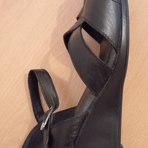 Women's black leather sandals like new, size 37, platform