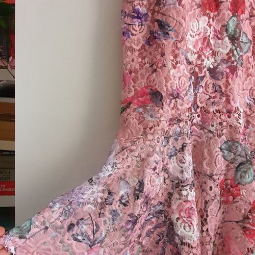Lace dress with flowers size S new, multicolor