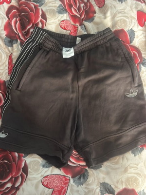 Adidas σορτσάκι μεταχειρισμένο, μέγεθος small, μαύρο