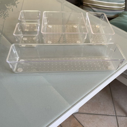 Drawer organizer with five transparent compartments like new