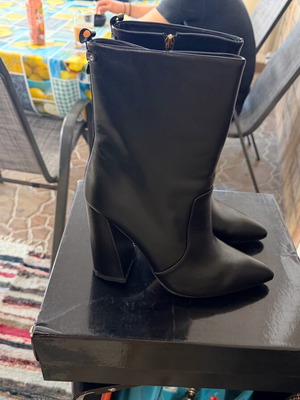 Μπότες Guess Marciano ολοκαίνουργιες, μέγεθος 41, μαύρες