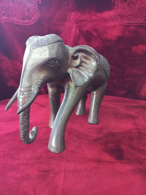 Decorative brass elephant like new