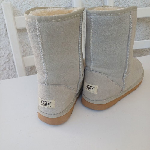 Ugg Australia women's boots like new, beige, size 39