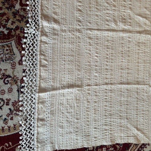 Woven wool cloth with knitted lace edge like new
