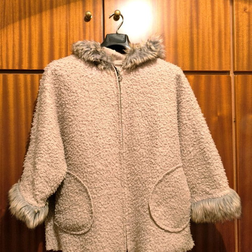 Cardigan used beige with hood, zipper and pockets, size M-L