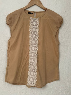 Stella Nova lace top like new, size M, beige and white