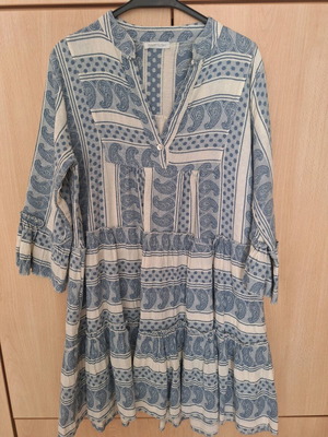 Cotton dress Italian above the knee, like new