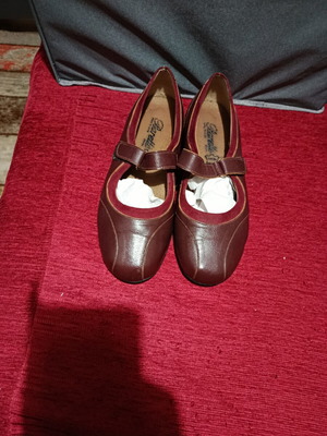 Baretta leather anatomical ballerinas size 40 like new, burgundy