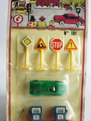 Vintage Joy Toy 101 Traffic Signs and Gas Pump Card Sealed