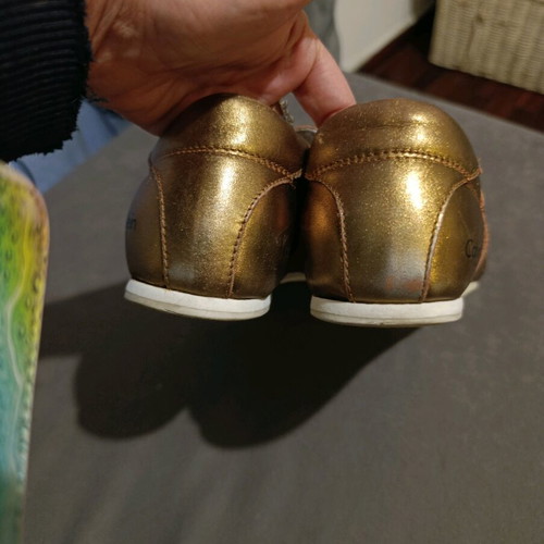 Calvin Klein athletic shoes like new, size 38, gold vintage design