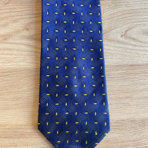 Tie in excellent condition