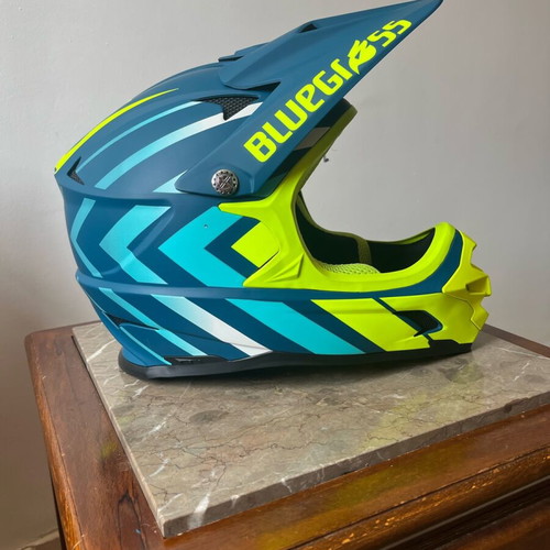 Bluegrass helmet size L like new