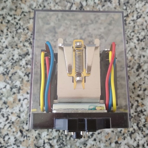 2 Omron ratchet relays with bases, coils 220V and 110V