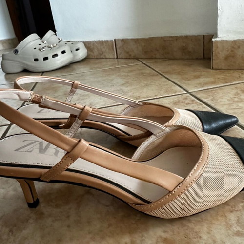 Zara slingback pumps size 39 like new beige with black details