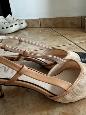 Zara slingback pumps size 39 like new beige with black details