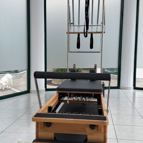 Pilates Reformer bed like new with all accessories