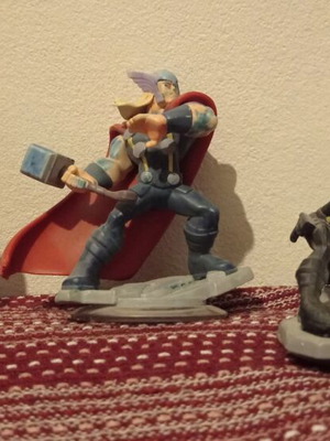 Disney Infinity figures Iron Man Thor Black Widow used, offer pack