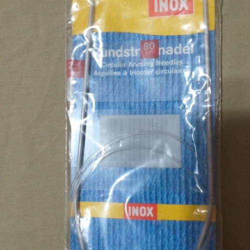 Circular knitting needles used, 4 pairs, sizes 2.5 to 7