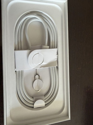 iPhone 17 Cable brand new