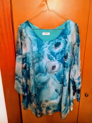 Tunic floral blue with inner tank top, new, one size