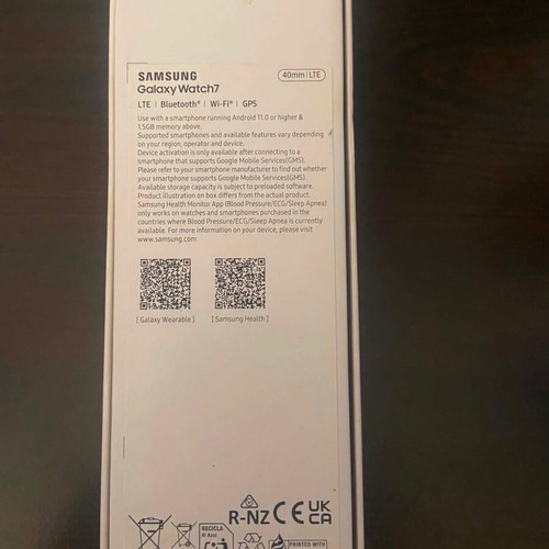 Samsung Galaxy Watch 7 40mm LTE with screen protector and extra band