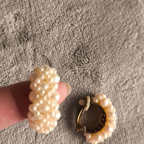 Earrings with natural pearl like new, white