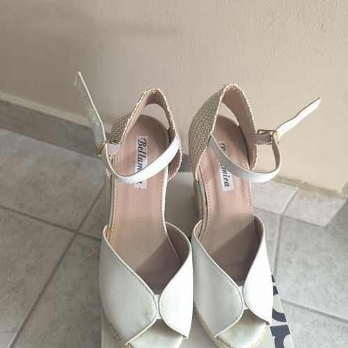 White platform sandals like new, size 37