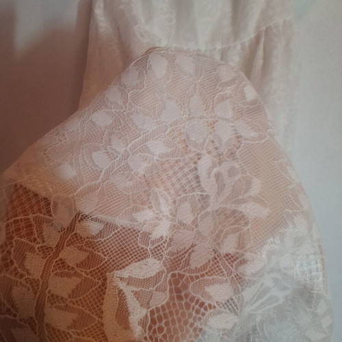 White lace dress Shein like new, asymmetric cut