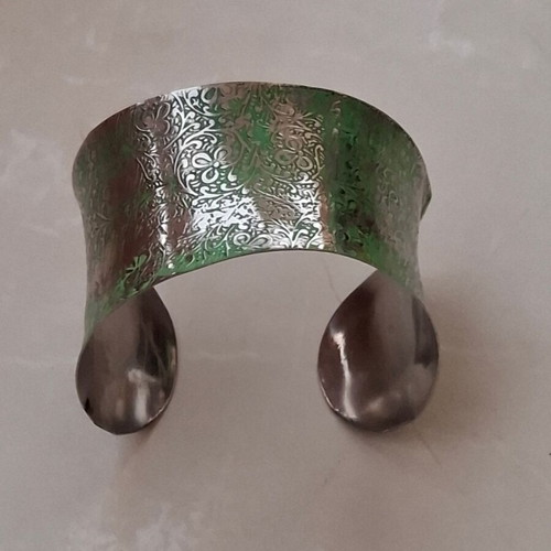 Handmade cuff bracelet silver and green like new