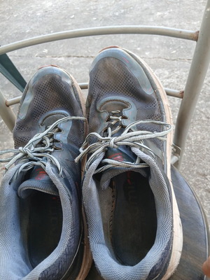 Admiral athletic shoes size 46, grey, with side tear