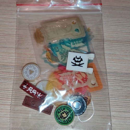 Lego Ninjago parts used, banners and tiles