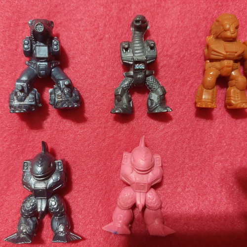 Teratomachoi figures used, 5 pieces plus one extra gift