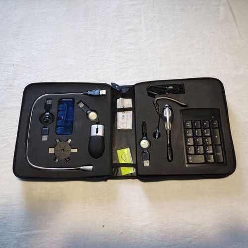 Laptop travel kit with peripherals new