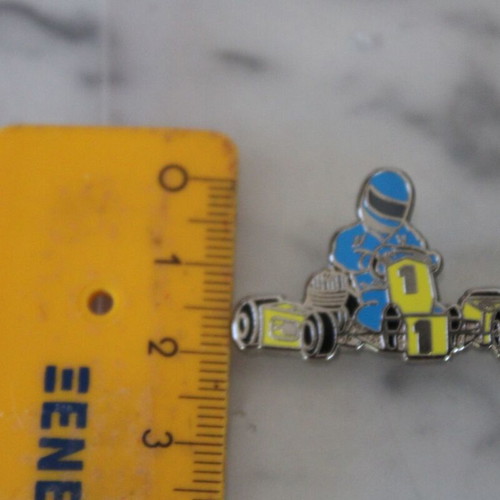 Pin Go-Kart 3cm x 2cm new