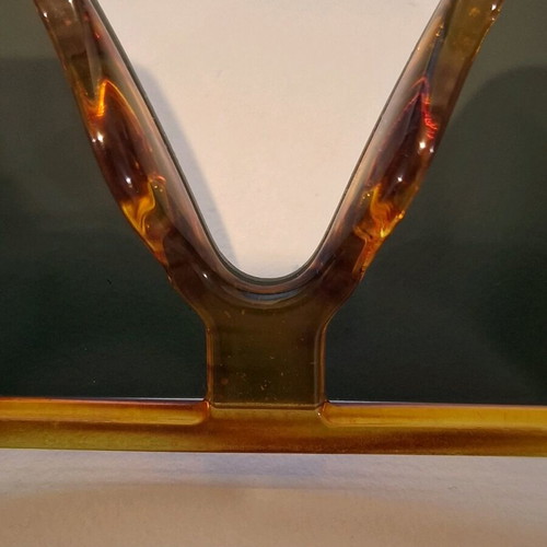 Square sunglasses used yellow and green
