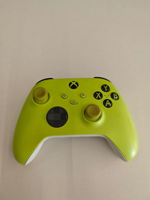 Xbox Series controller used, good condition
