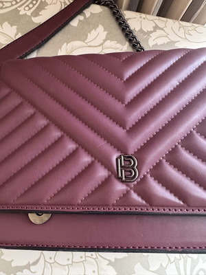 Shoulder bag like new, purple