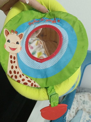 Sophie la girafe βρεφικό βαρελάκι δραστηριοτήτων με παιχνίδια