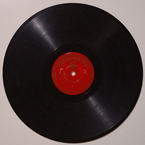 Parlophone 78 rpm record B. 74090 used with songs by Koula Nikolaidou