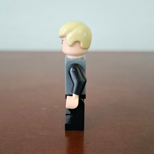 Lego Star Wars Luke Skywalker minifigure like new, dark bluish gray Jedi robe