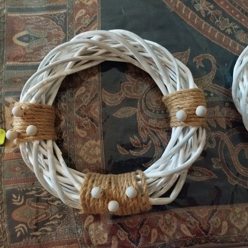 Decorative wreaths like new, set sold together