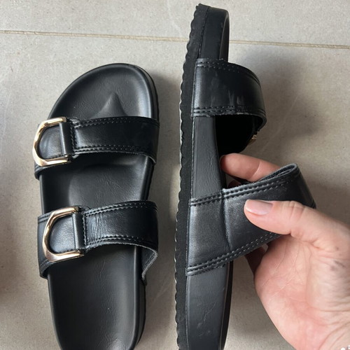 Solecia flat sandals size 37.5 like new, black