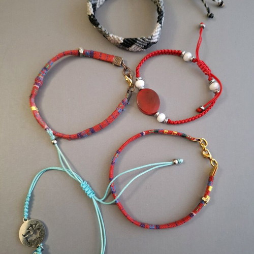 Handmade bracelets used, pack of 5 multicolored