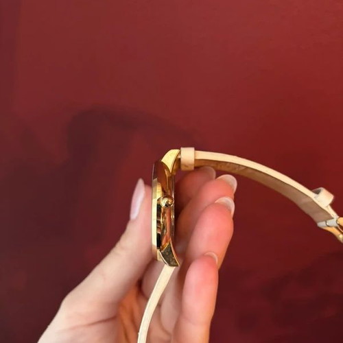 Tommy Hilfiger women's watch gold with leather strap like new