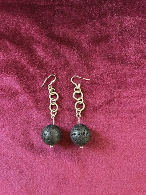 Black earrings like new