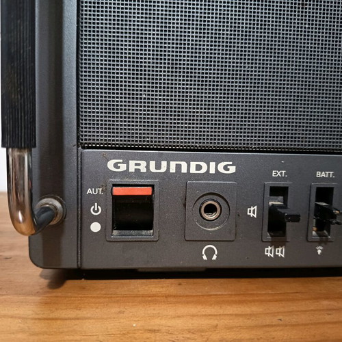 Grunding Satellit International 650 vintage portable radio used