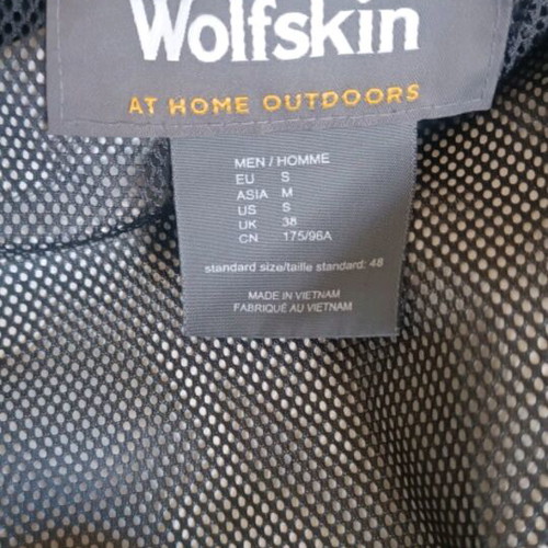 Jack Wolfskin waterproof windproof men's jacket size S like new, green